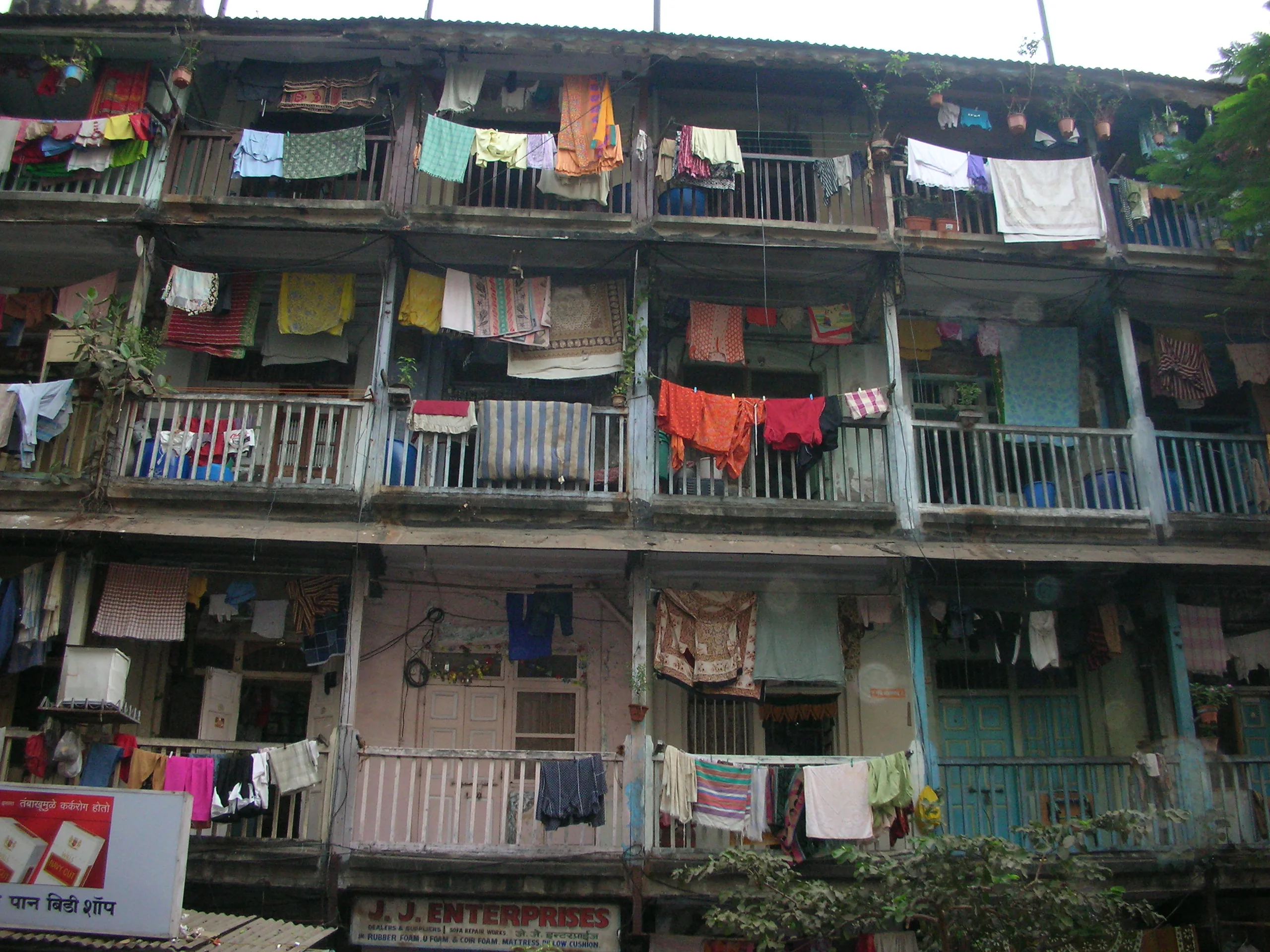 Ageing chawl residential building in Mumbai